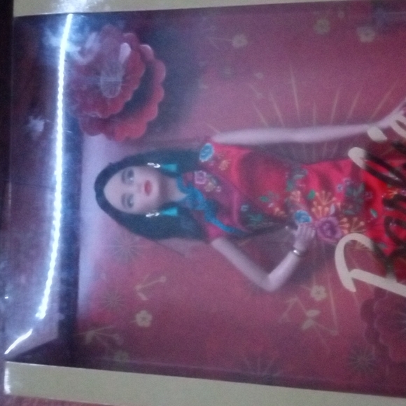 collector doll - Picture 2 of 3